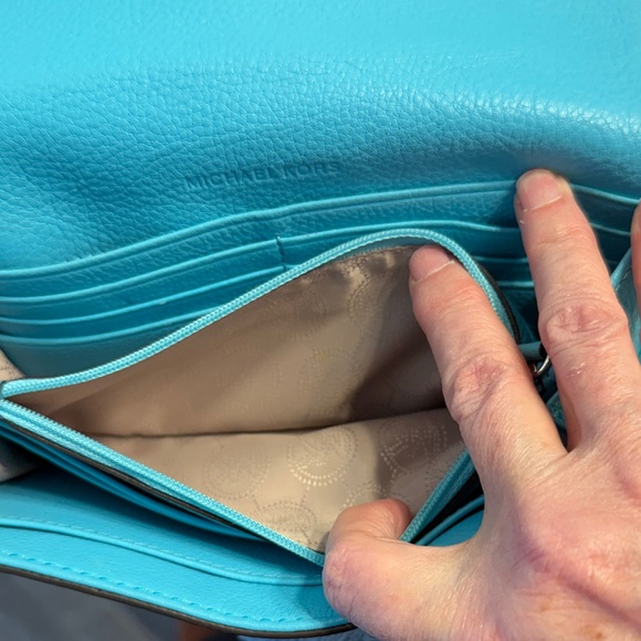 Michael Kors Aqua Leather Wallet - Picture 7 of 7